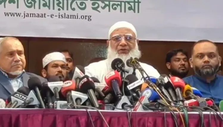 বাদ সম্মেলনে বক্তব্য রাখছেন বাংলাদেশ জামায়াতে ইসলামীর আমির ডা. শফিকুর রহমান