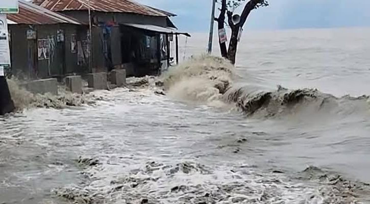 সকাল থেকেই বৃষ্টি ঝরছে। এতে ভোগান্তিতে পড়েছেন কাজে বের হওয়া মানুষ