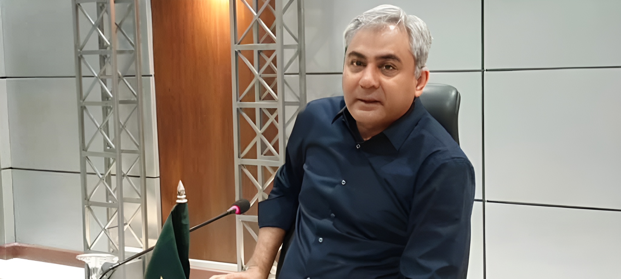 এবার স্বর্ণপদক পাচ্ছেন পাকিস্তানের স্বরাষ্ট্রমন্ত্রী