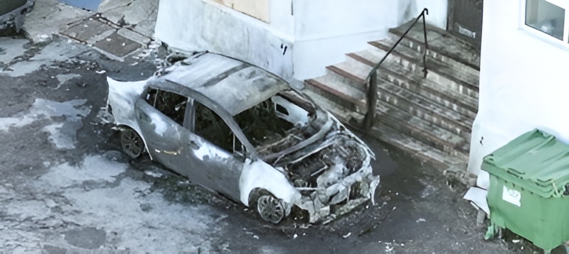 যুক্তরাজ্যের মসজিদে আগুন, তদন্তে পুলিশ