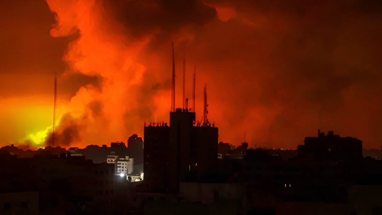 গাজায় বোমা বিস্ফোরণ 