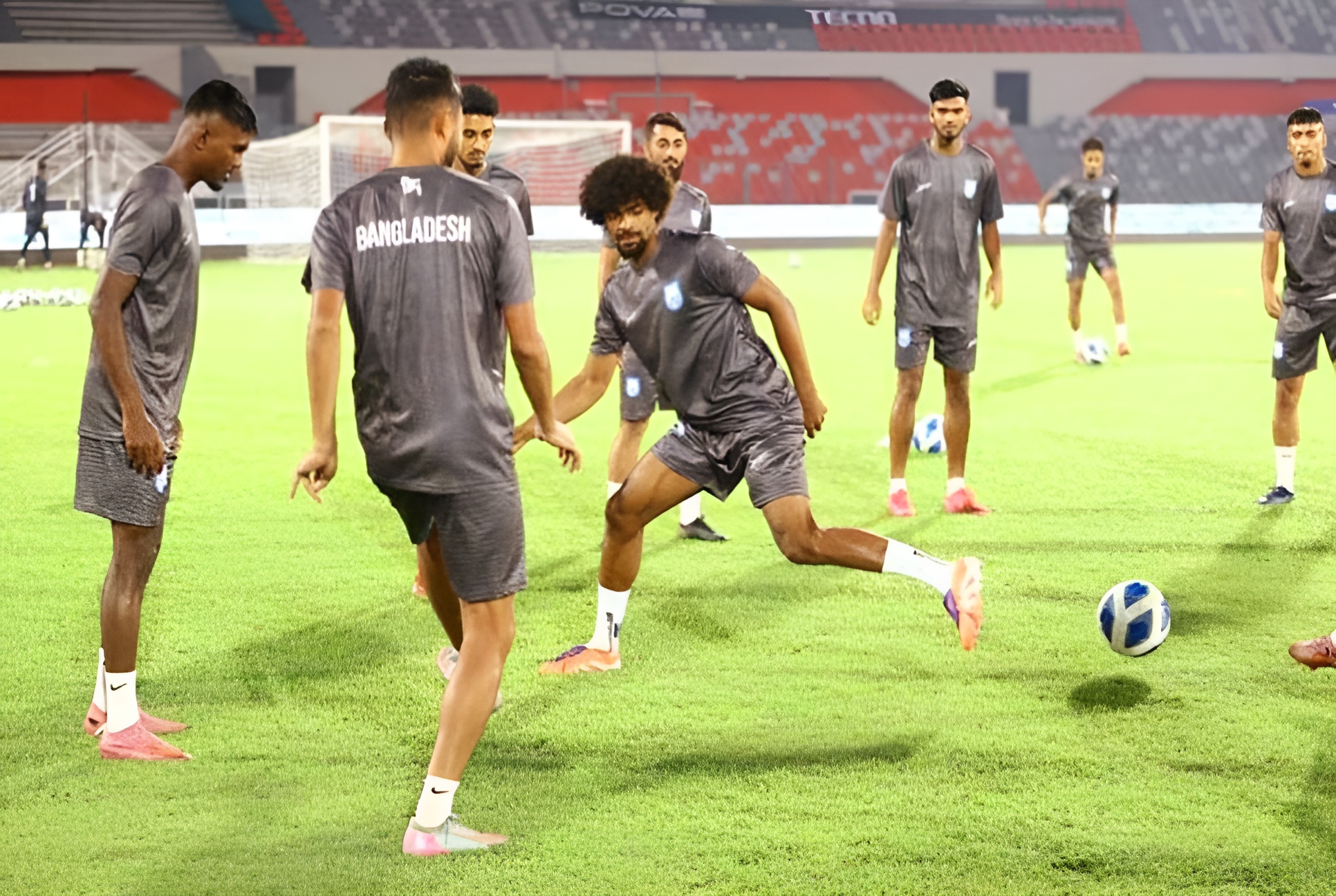 বাঁচা মরার লড়াইয়ে রাতে হংকংয়ের  মুখোমুখি হতে যাচ্ছে বাংলাদেশ