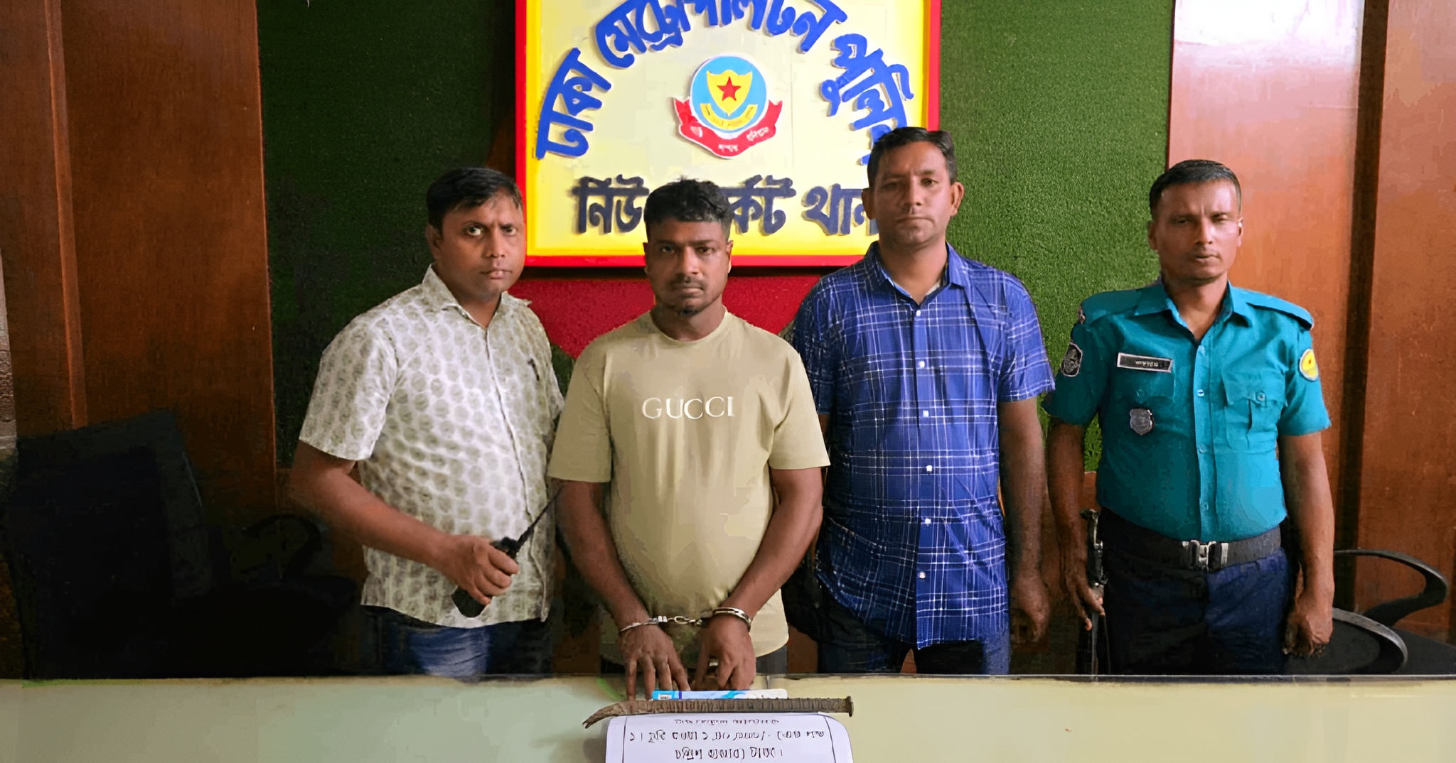 রাজধানীর নিউমার্কেটে চুরি, গ্রেফতার ১