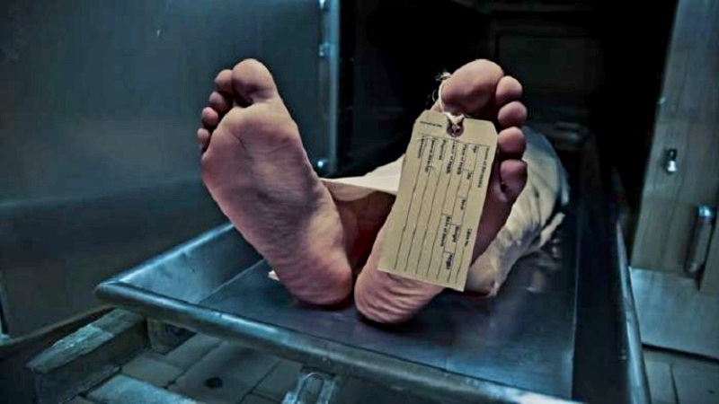 হরিণাকুণ্ডুয় এক নারীর অর্ধগলিত লাশ উদ্ধার করে পুলিশ 