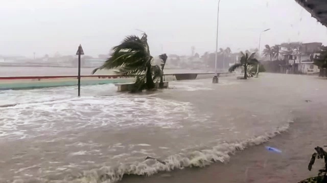 ফিলিপাইনে টাইফুন ফাং ওং এর আঘাতে নিহত ২