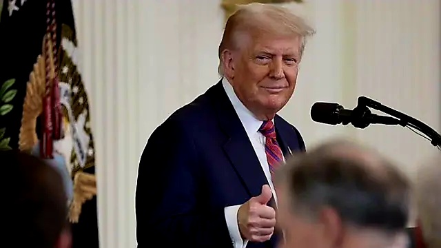 ট্রাম্পকে নিয়ে কী তথ্য প্রকাশ করলো এপস্টেইন