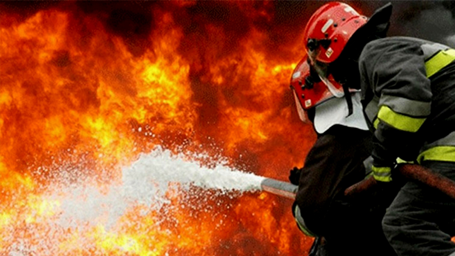 গত ১২ ঘণ্টাতে সাতটি যানবাহনে আগুন