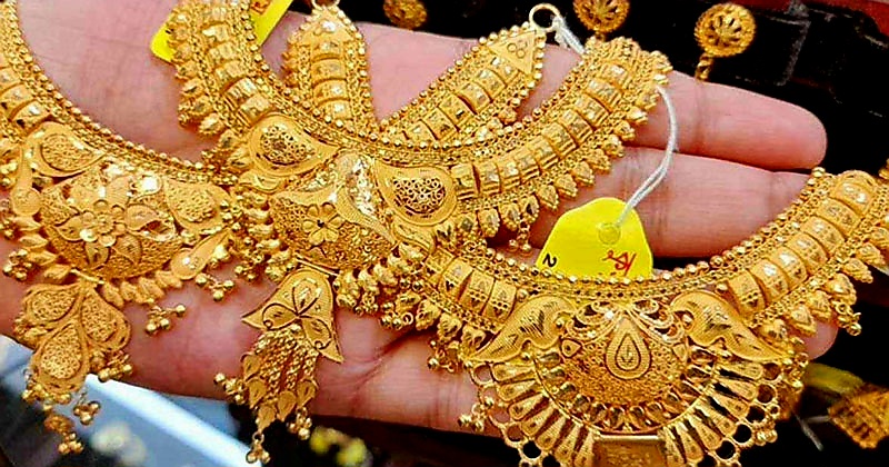 আজ যে দামে বিক্রি হচ্ছে সোনা