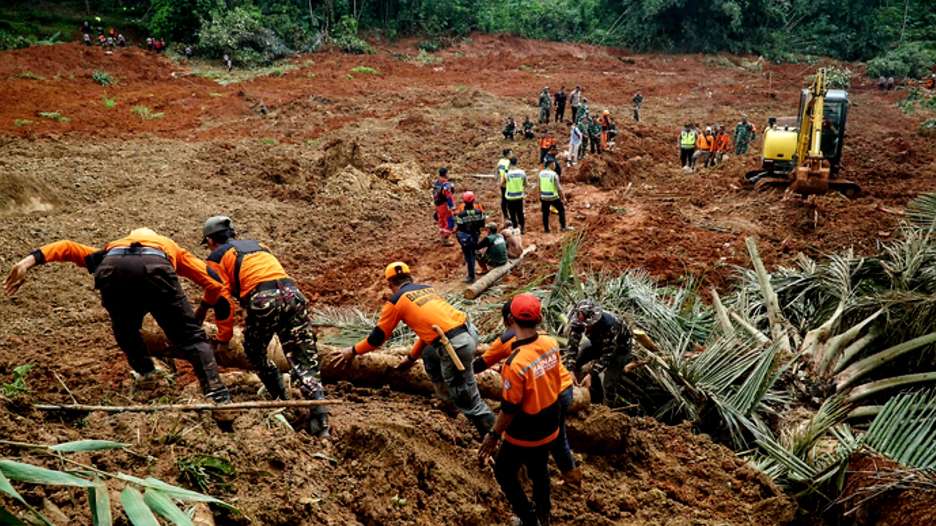 ইন্দোনেশিয়াতে ভূমিধসে দুজন নিহত