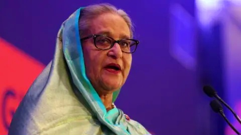 শেখ হাসিনার রায় নিয়ে কী শিরোনাম করল আনন্দবাজার