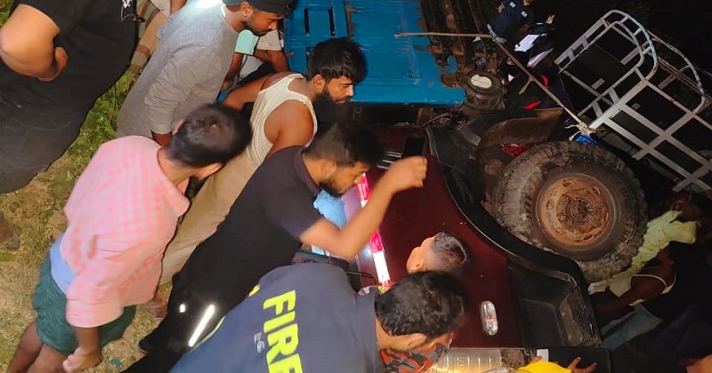 লামাতে গাড়ি উল্টে চালক নিহত