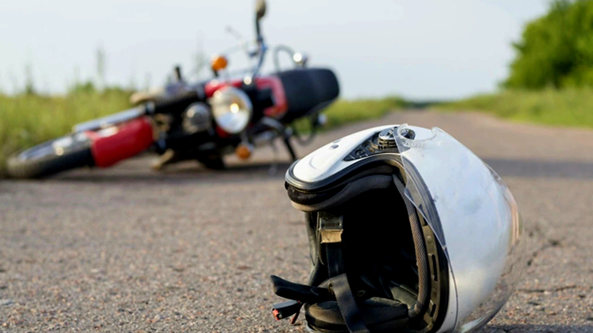 পটুয়াখালীতে অটো-বাইসাইকেল সংঘর্ষ