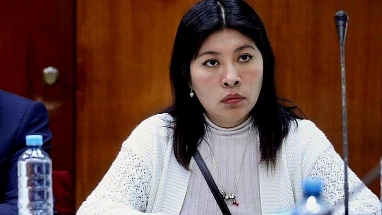 পেরুর সাবেক প্রধানমন্ত্রীর  বিরুদ্ধে গ্রেপ্তারি পরোয়ানা জারি