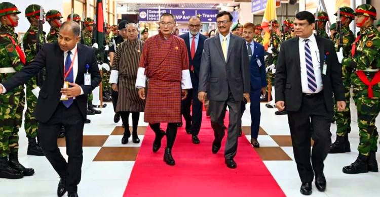 সফর শেষে ঢাকা ত্যাগ করেছেন ভুটানের প্রধানমন্ত্রী