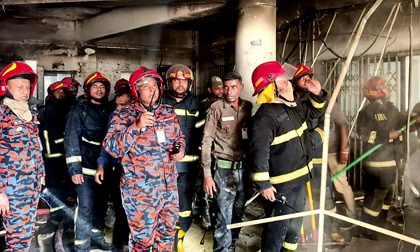 নিয়ন্ত্রণে এলো পিজি হাসপাতালের আগুন 