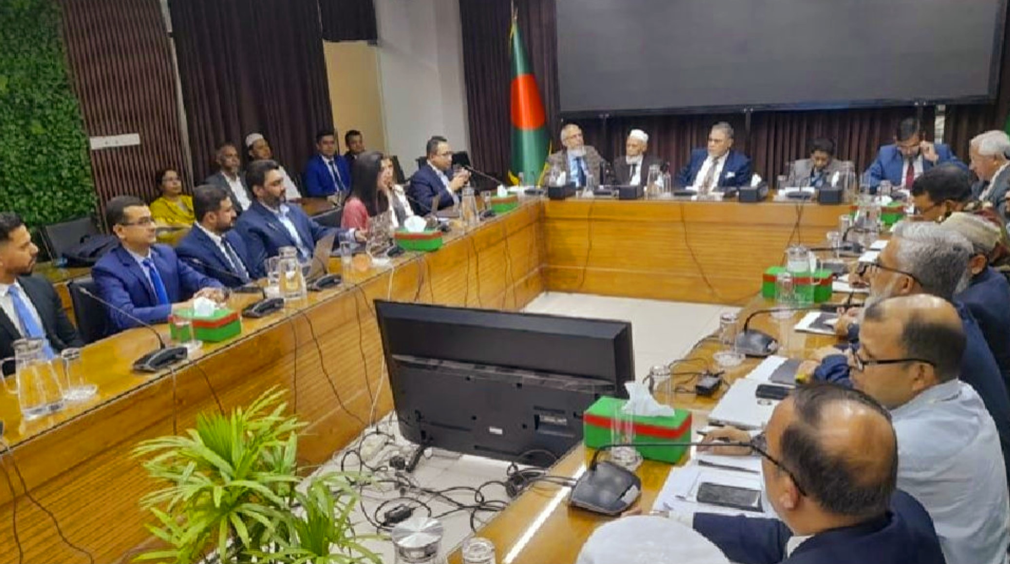 ফের আইনশৃঙ্খলা বাহিনীর সাথে ইসির বৈঠক 