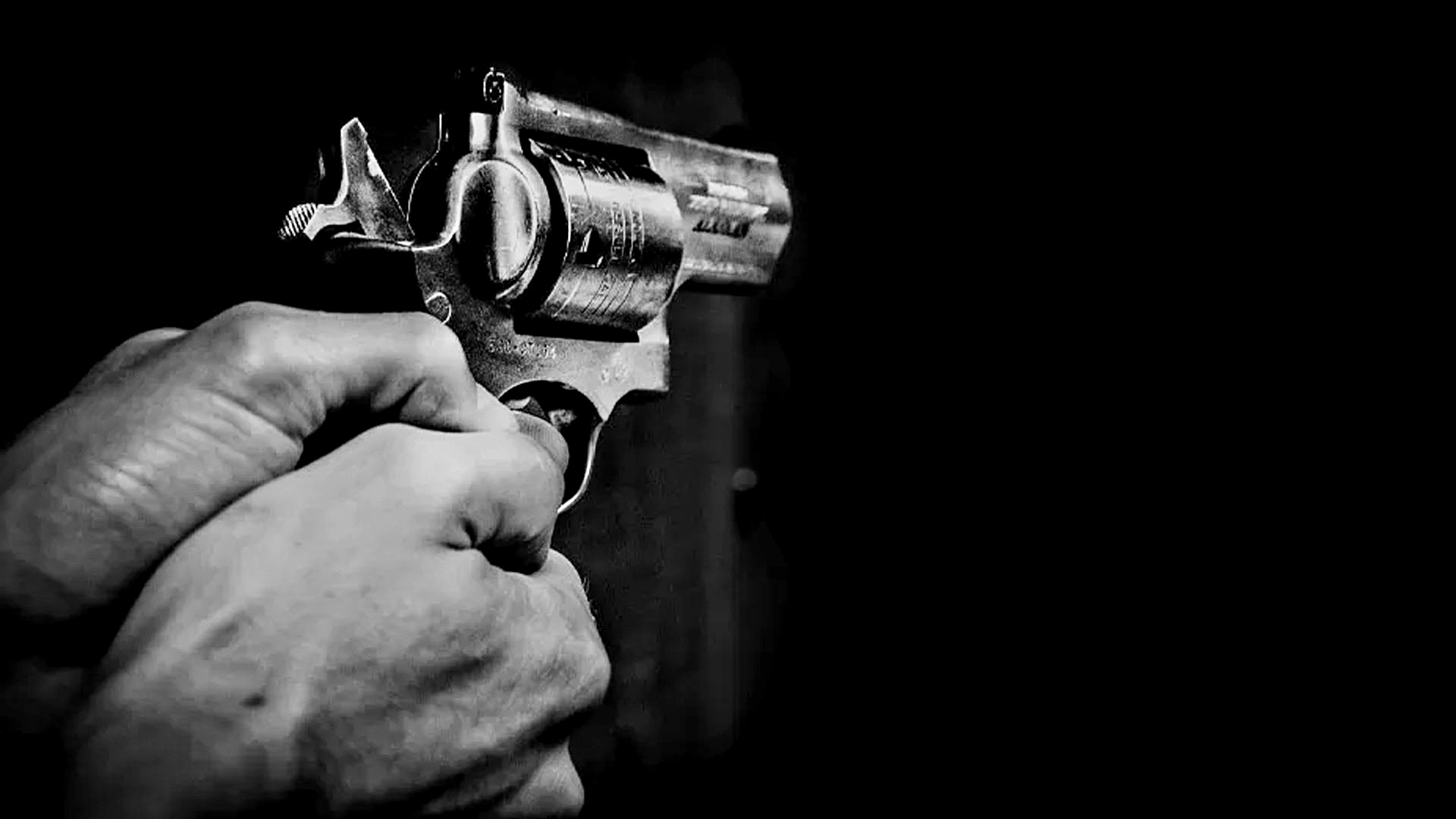 খুলনায় আবারো সন্ত্রাসীদের গুলি