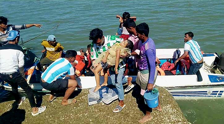 সেন্টমার্টিন হতে ফেরার পথে স্পিডবোট উল্টে ২ জনের মৃত্যু 