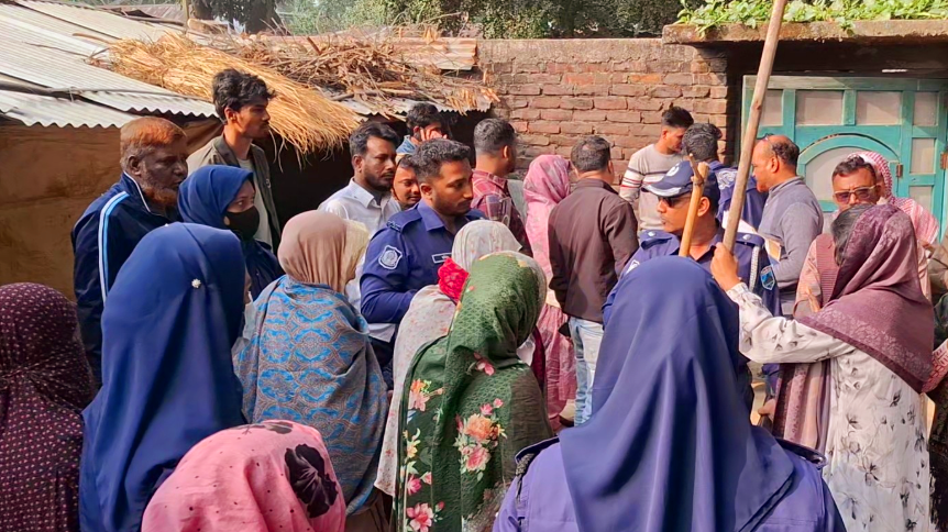 জয়পুরহাটে মধ্যরাতে দুর্বৃত্তদের হামলা, নিহত ১