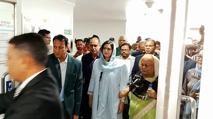 এভারকেয়ার হাসপাতালে পৌঁছালো জুবাইদা রহমান