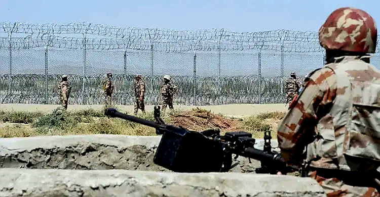 পাক-আফগান সীমান্ত এলাকাতে গোলাগুলি