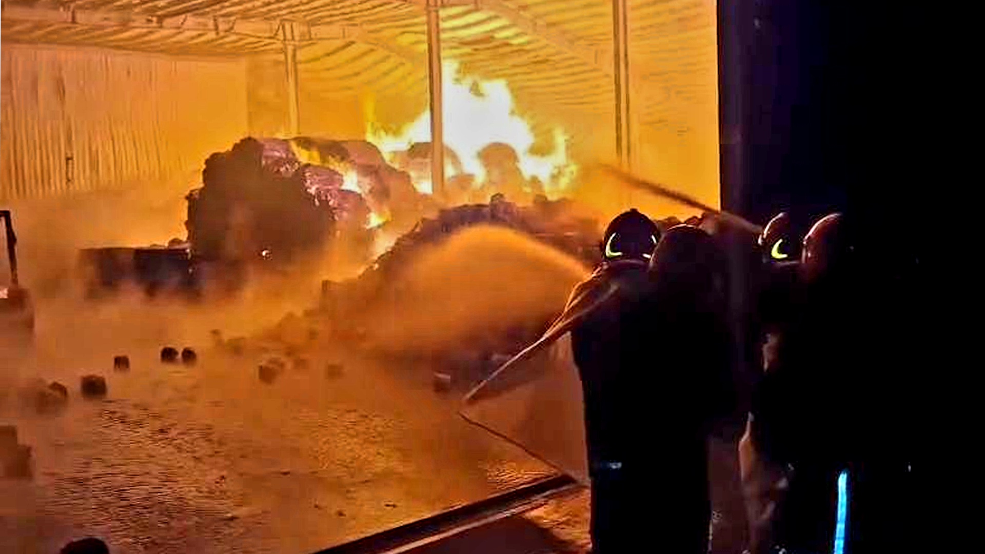 নরসিংদীর এক স্পিনিং মিলে অগ্নিকাণ্ড