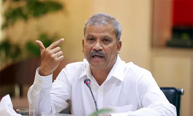 কওমি ডিগ্রিধারীদের কেমন খবর দিলেন আইন উপদেষ্টা