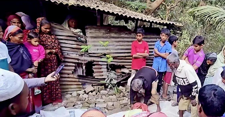 নওগাঁতে বাসচাপাতে দুই মোটরসাইকেল আরোহী নিহত