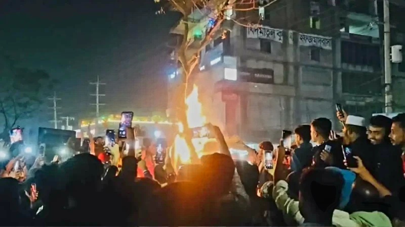 ময়মনসিংহে যুবককে পিটিয়ে হত্যা ও আগুন দেওয়ার ঘটনাতে আটক ৭