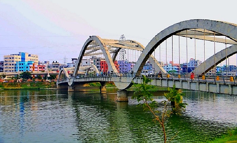 হাতিরঝিলে এক বাসা হতে দুই শিশুর লাশ উদ্ধার