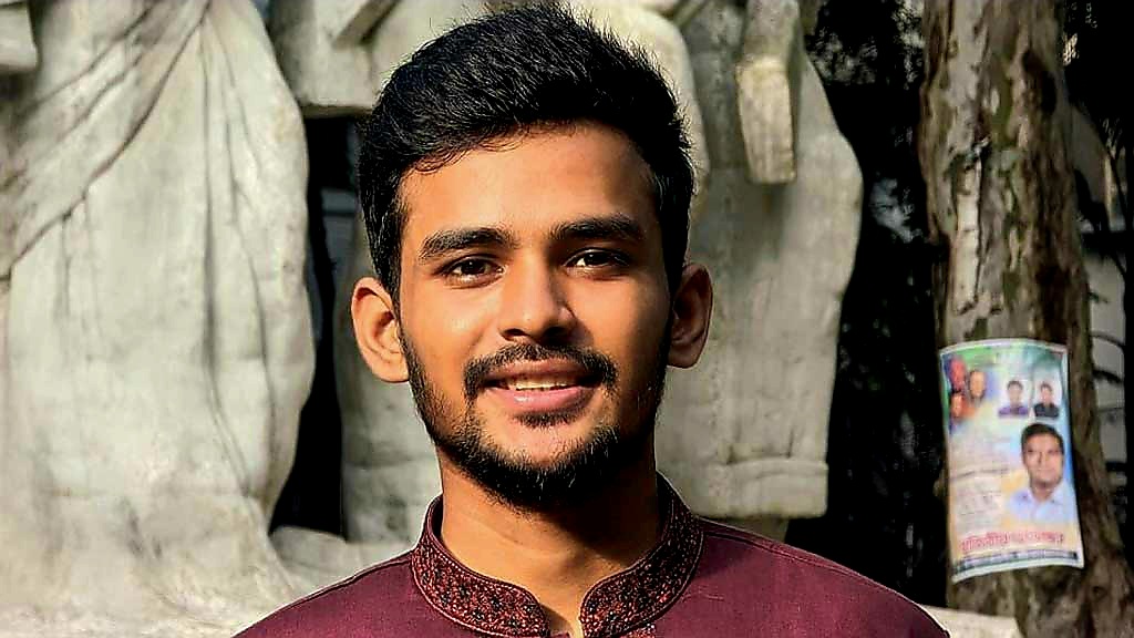 এবার ঢাকা-১০ আসনের মনোনয়ন নিলেন আসিফ মাহমুদ