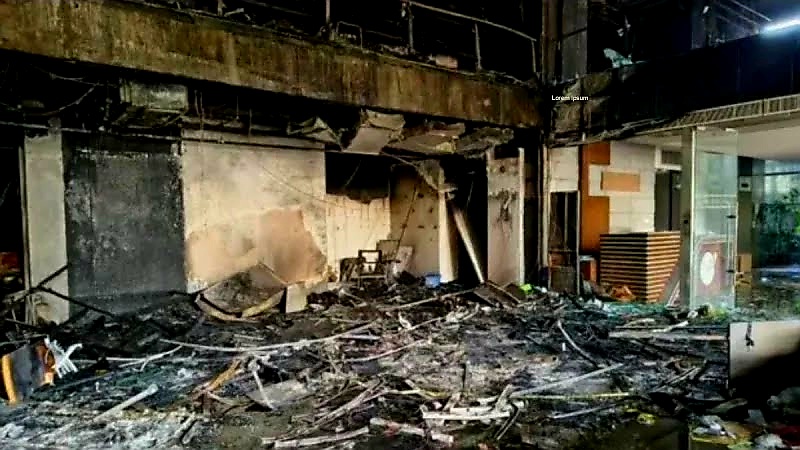 ডেইলি স্টারে হামলা ও অগ্নিসংযোগের ঘটনাতে মামলা