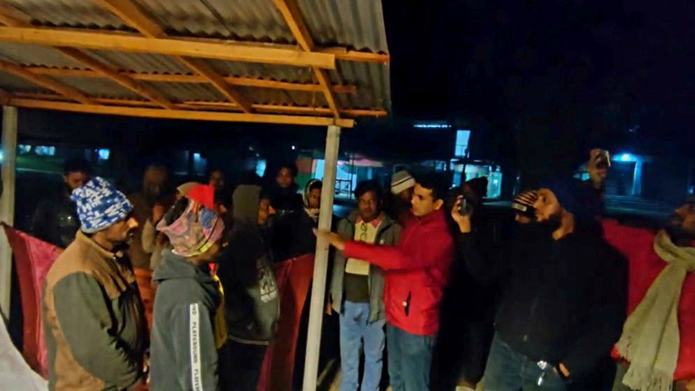 চুয়াডাঙ্গার সীমান্তে ১৪ জন ভারতীয়কে পুশ ইন করে বিএসএফ