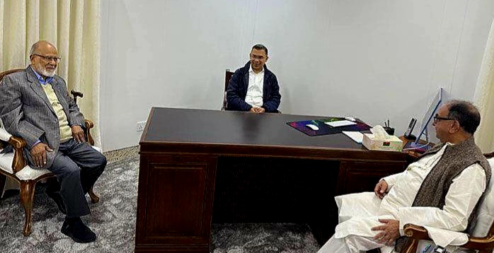 গুলশানের চেয়ারপারসনের কার্যালয়ে যান তারেক রহমান