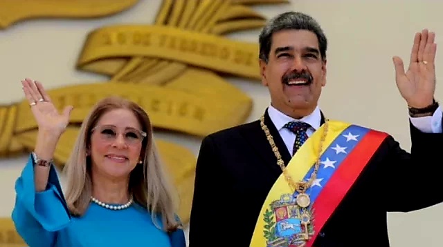 এবার মাদুরো ও তার স্ত্রীকে নেওয়া হচ্ছে নিউইয়র্কে