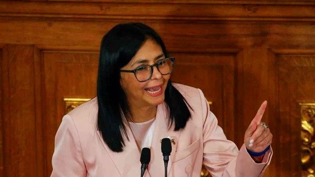 ডেলসি রদ্রিগেজকে ভারপ্রাপ্ত রাষ্ট্রপ্রধানের দায়িত্ব নেওয়ার নির্দেশ দেয় ভেনেজুয়েলার আদালত