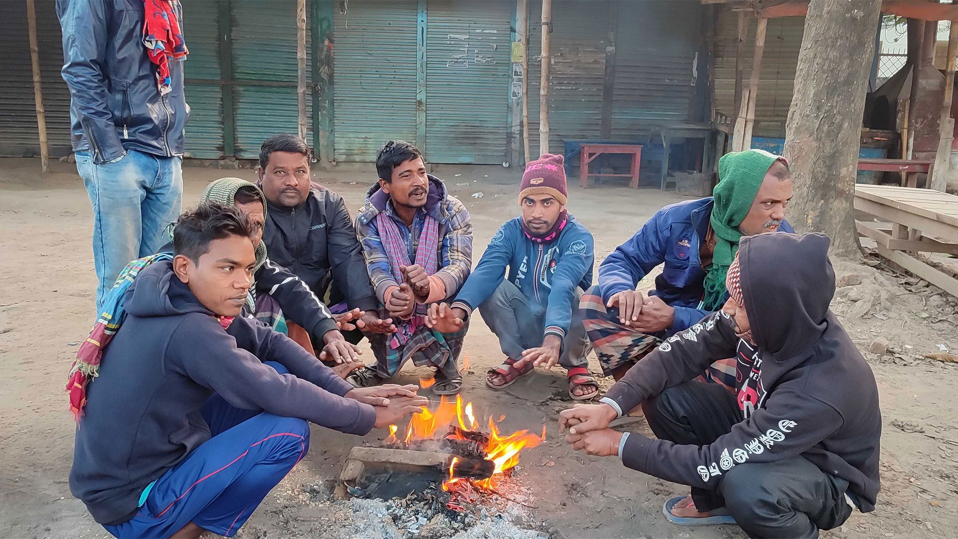 কাঁপছে চুয়াডাঙ্গা
