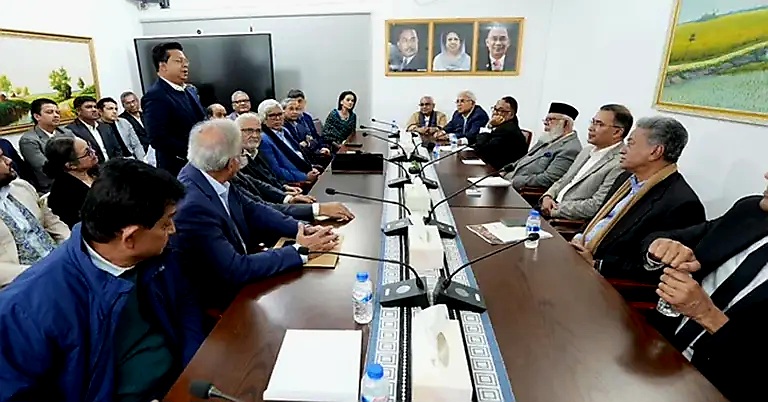 শীর্ষ ব্যবসায়ী ও শিল্প উদ্যোক্তাদের সাথে তারেক রহমানের বৈঠক