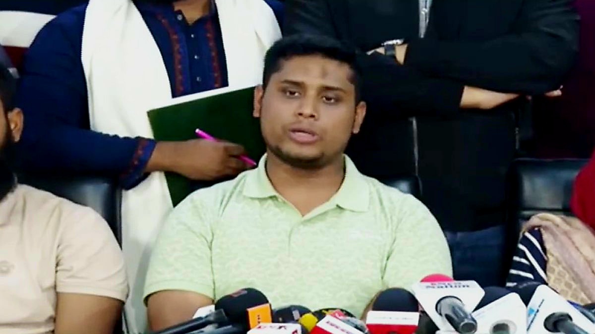 সংসদ নির্বাচনে কেন্দ্র দখল করতে আসলে প্রতিহত করবেন বললেন হাসনাত