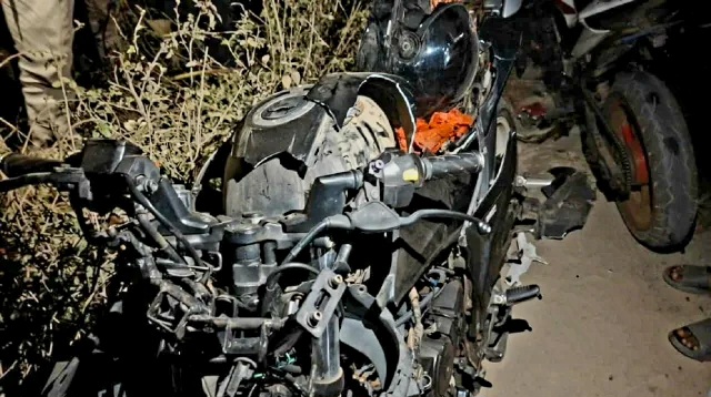 সিদ্ধিরগঞ্জে মোটরসাইকেলের ত্রিমুখী সংঘর্ষ