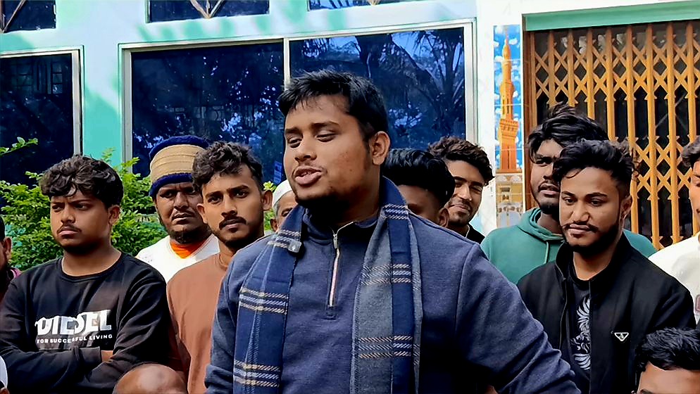 ঋণ খেলাপিদের সংসদ হতে বাইরে পাঠাতেই এবারের নির্বাচন বললেন হাসনাত