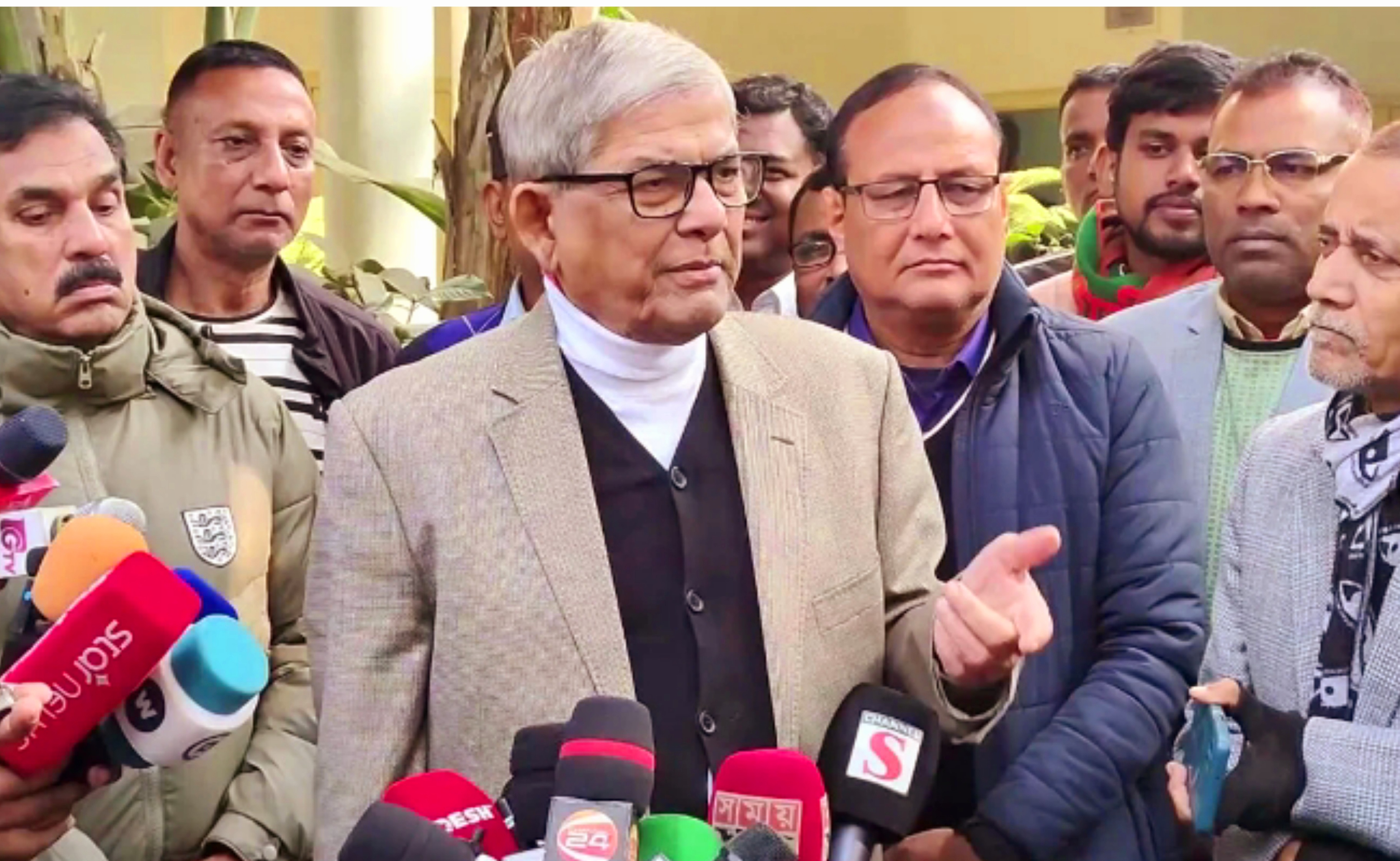 নির্বাচনকে সামনে রেখে অবৈধ অস্ত্র উদ্ধারে ব্যর্থ সরকার বললেন মির্জা ফখরুল