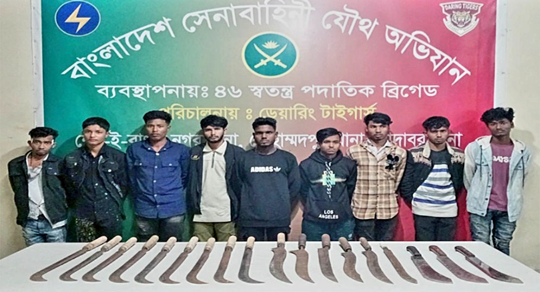 কিশোর গ্যাংয়ের ৯ সদস্য আটক