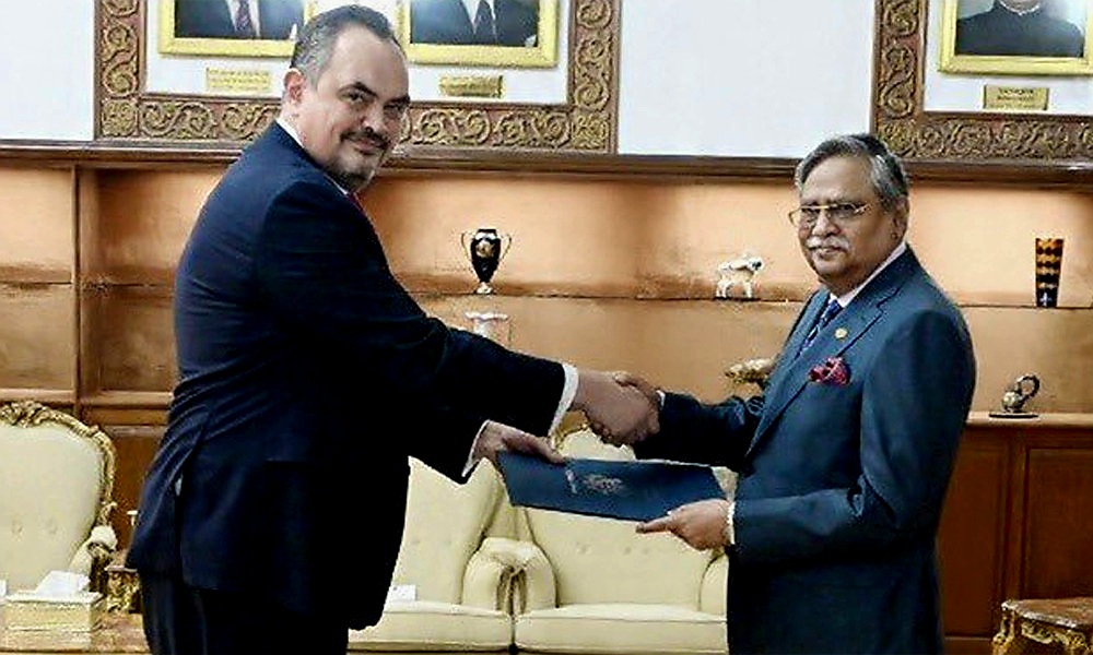 রাষ্ট্রপতির নিকট যুক্তরাষ্ট্রের রাষ্ট্রদূতের পরিচয়পত্র প্রদান