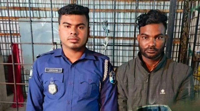 চাঁদপুরে চুরি হওয়া স্পিডবোট জব্দ হয়েছে নারায়ণগঞ্জে