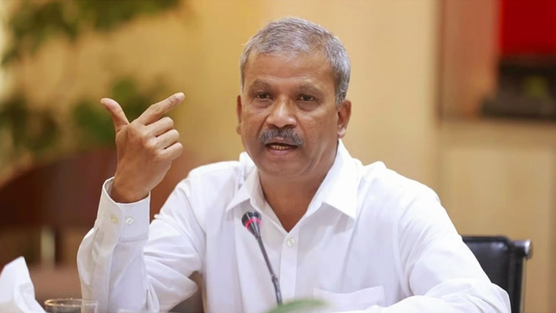 ভারতে খেলতে যাওয়া নিয়ে কী বললেন আইন উপদেষ্টা