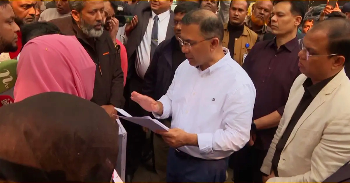 মাইলস্টোন ট্র্যাজেডিতে হতাহতদের পরিবারের সাথে সাক্ষাৎ করেন তারেক রহমানের