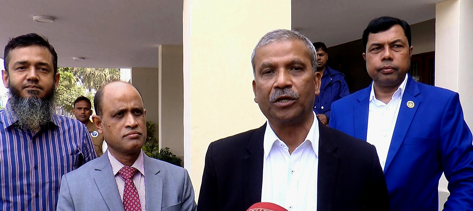 সুষ্ঠু ভোট সম্পন্ন করার জন্য সরকার বদ্ধপরিকর