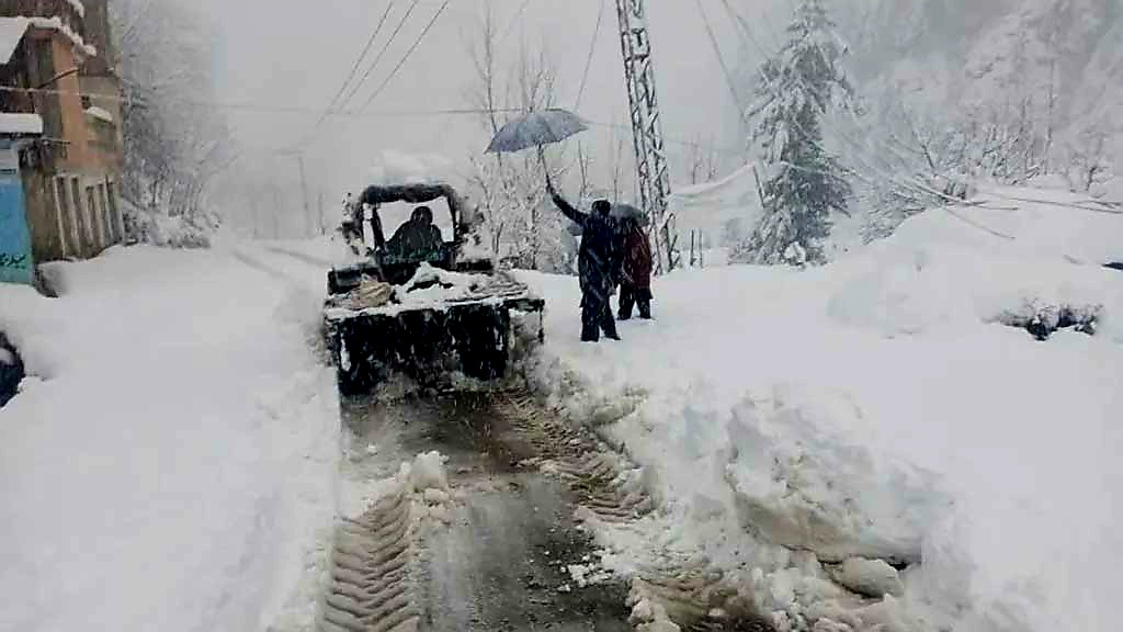 পাকিস্তানে তুষারধস