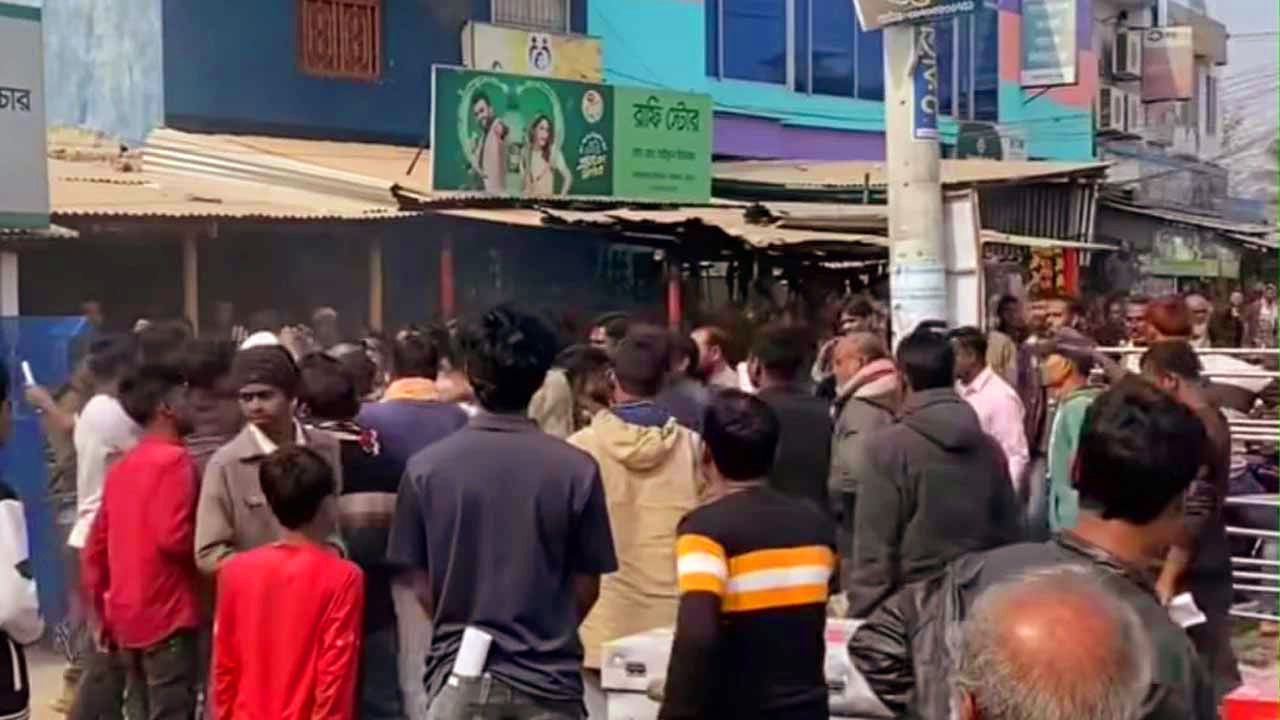 বড়াইগ্রামে বিএনপির দুই গ্রুপের সংঘর্ষ